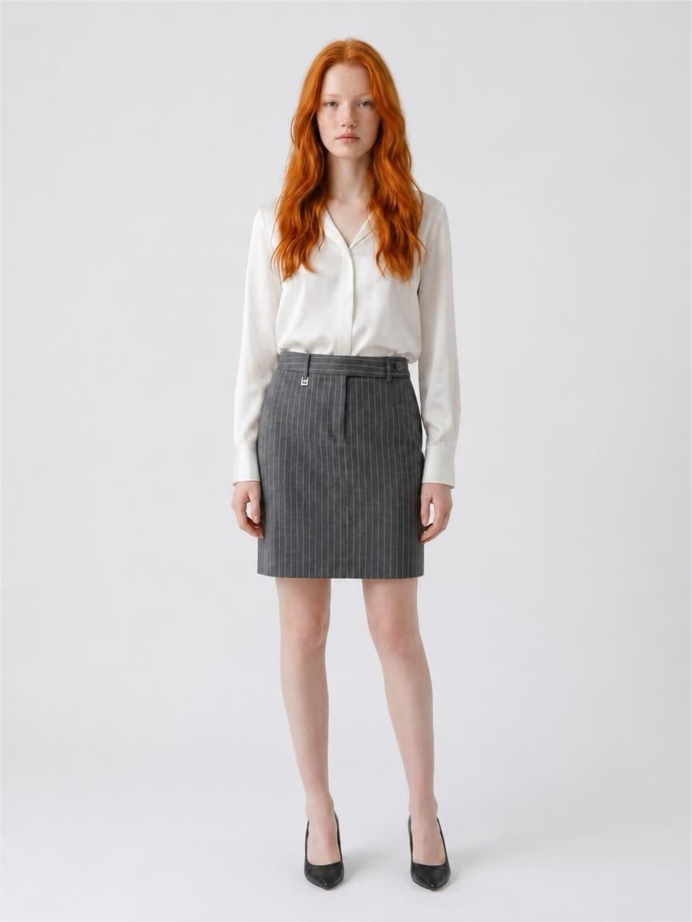 MICHAEL Michael Kors GRAY PINSTRIPE PENCIL SKIRT SIZE 8 PRISTINE COND